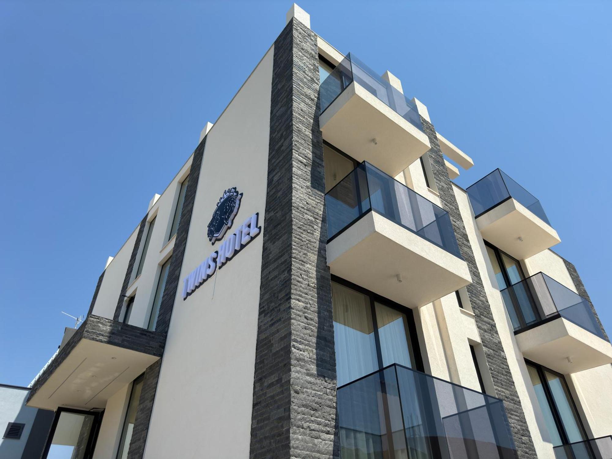 Twins Hotel Vlorë Esterno foto