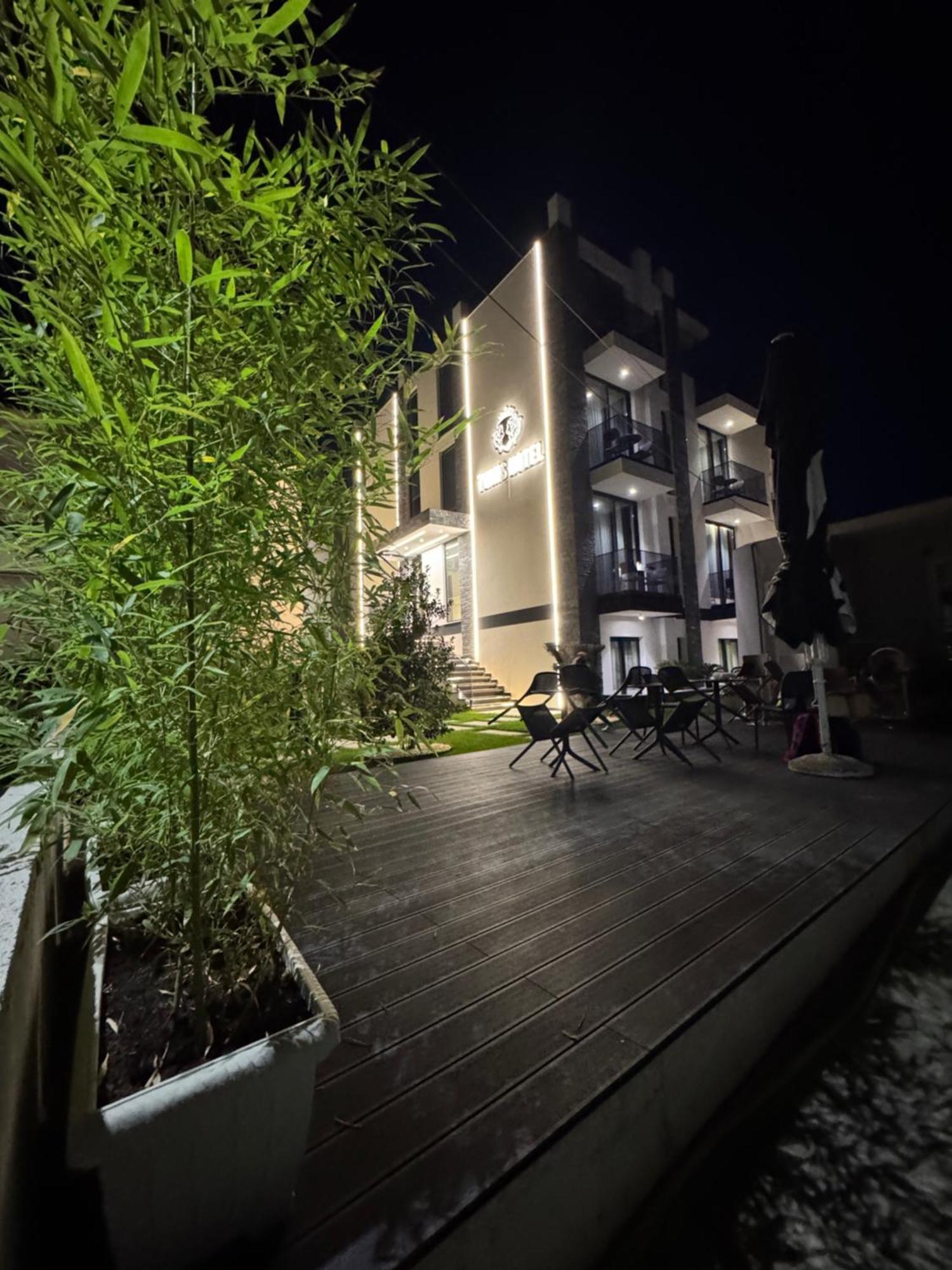 Twins Hotel Vlorë Esterno foto